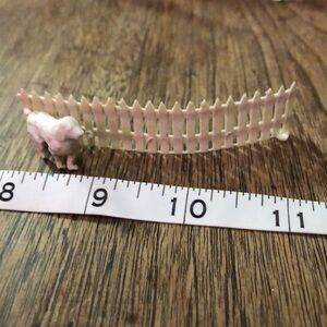 Antique Miniature Dog & Fence - White / 2 pieces